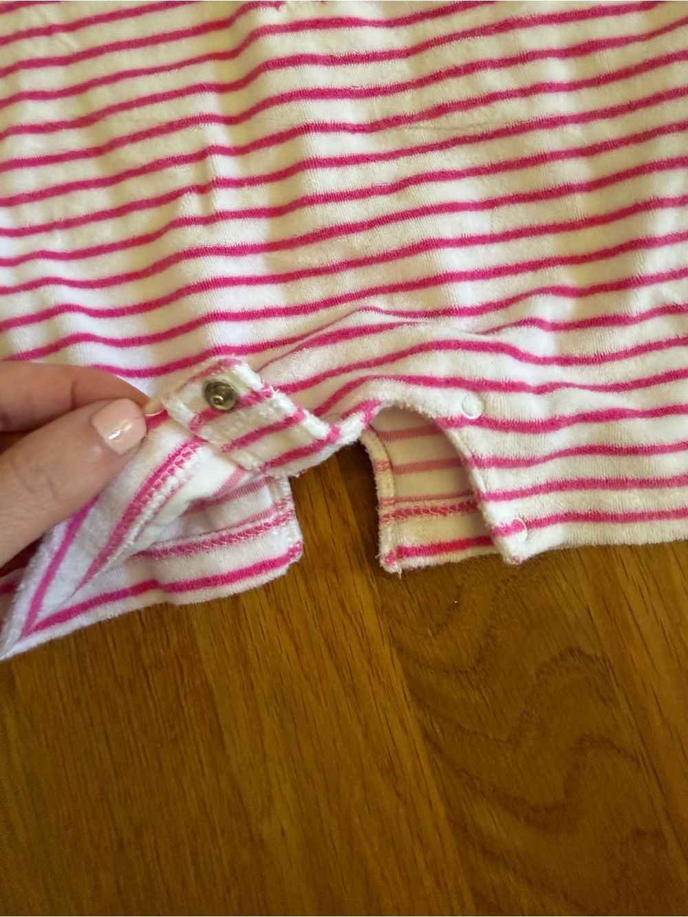 Kissy Kissy 0-3mo Hooded towel Romper - Picture 4 of 8
